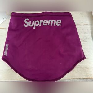 NWOT Supreme Ski Neck Warmer